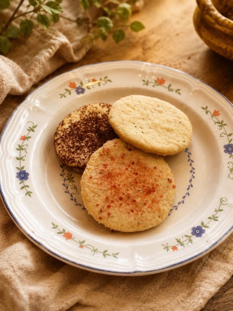 Flavored biscochitos — strawberry, choc-hazelnut, and vanilla sugar