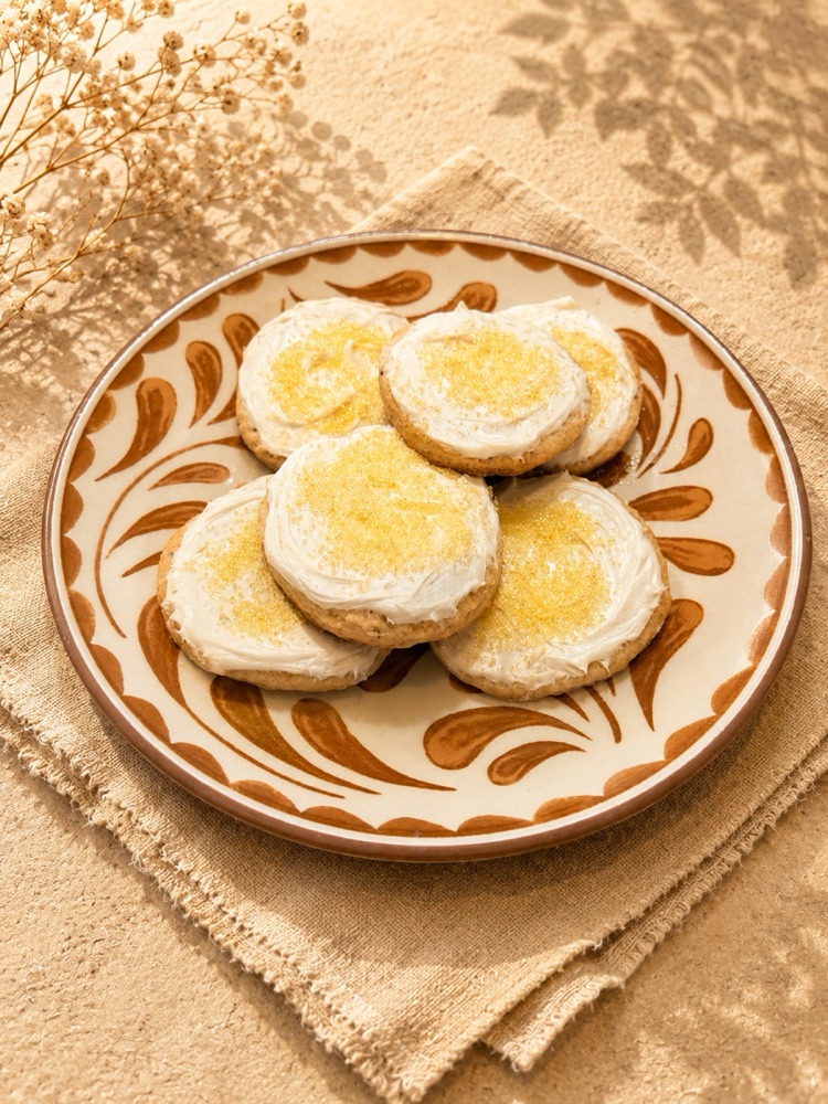 Frosted biscochitos